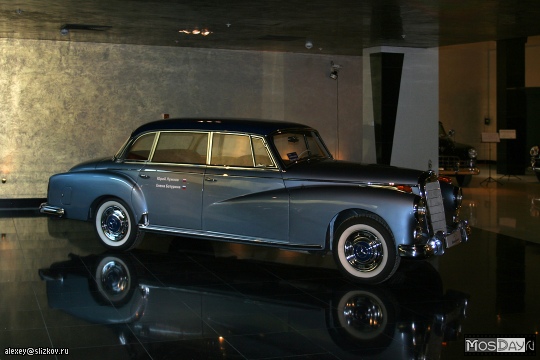 1  2009 . , .  :  2  1.  .  Mercedes-Benz 300D Adenauer 1960-           .          ,          'ʠ'.