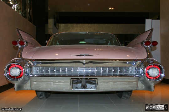 1  2009 . , .  :  2  1.   Cadillac De Ville (  ).  :        - .