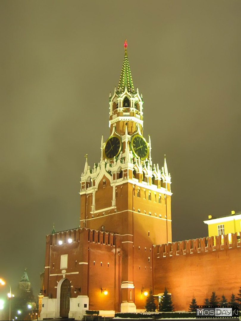 Московский кремль имеет двадцать