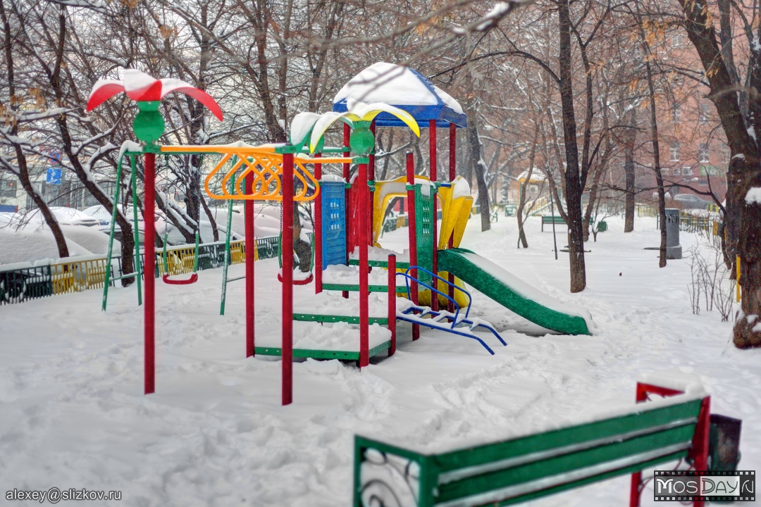 Москва | Фотографии | №2798 (Детская площадка в снегу)