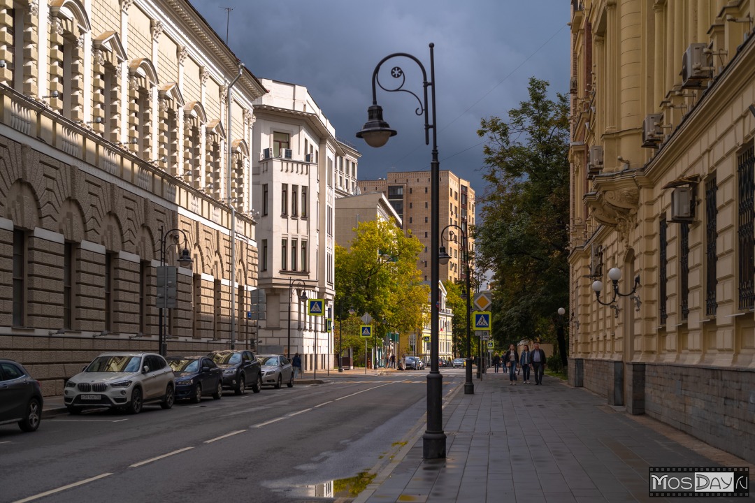 Москва улица спиридоновка