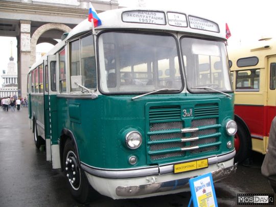 Автобус 135 советский. ЗИЛ-158 санитарный Сова. Автобус ЗИЛ-158 внутри. Школьный автобус ЗИЛ. ЗИЛ-158 автобус фото.